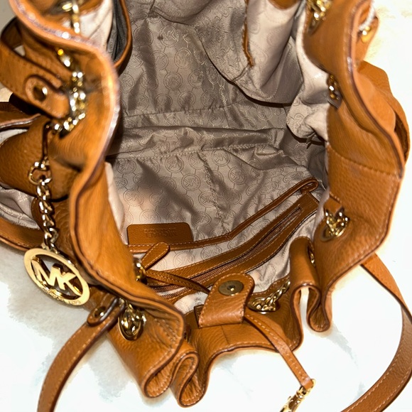 MICHAEL Michael Kors Tan Shoulder Bag - Picture 4 of 11